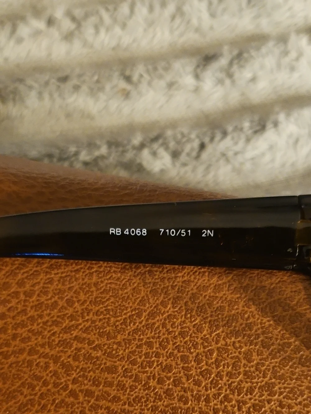 Ray-Ban retail 215